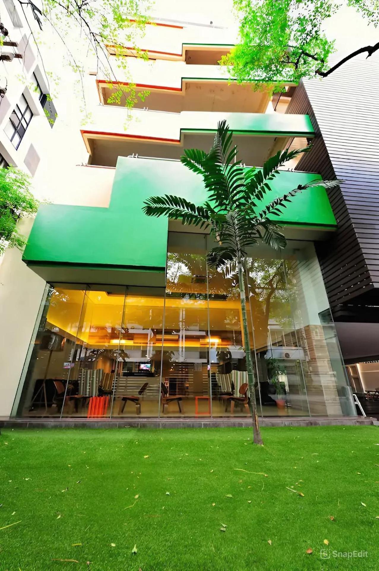 Nantiruj Tower - นันทิรุจ ทาวเวอร์ เซอร์วิสอพาร์ทเม้นท์ สุขุมวิท ซอย 8 Appartement Bangkok