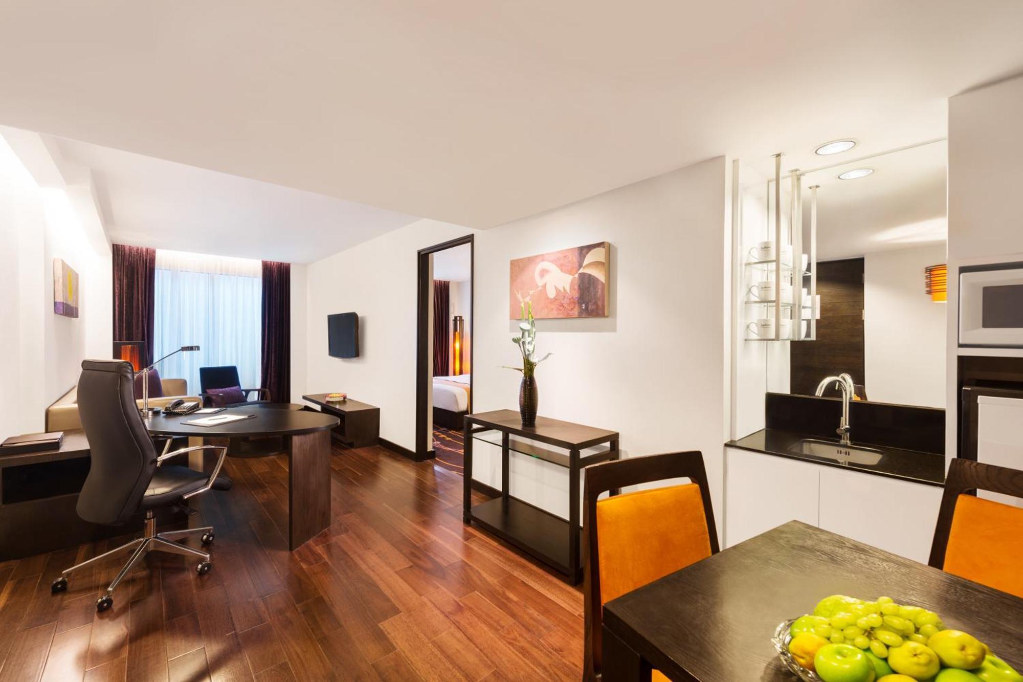 Hotel Radisson Sukhumvit - Sha Extra 4*