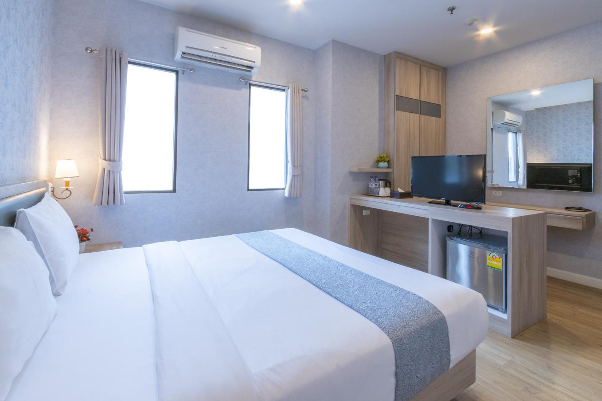 Hotel Leela Orchid 3*