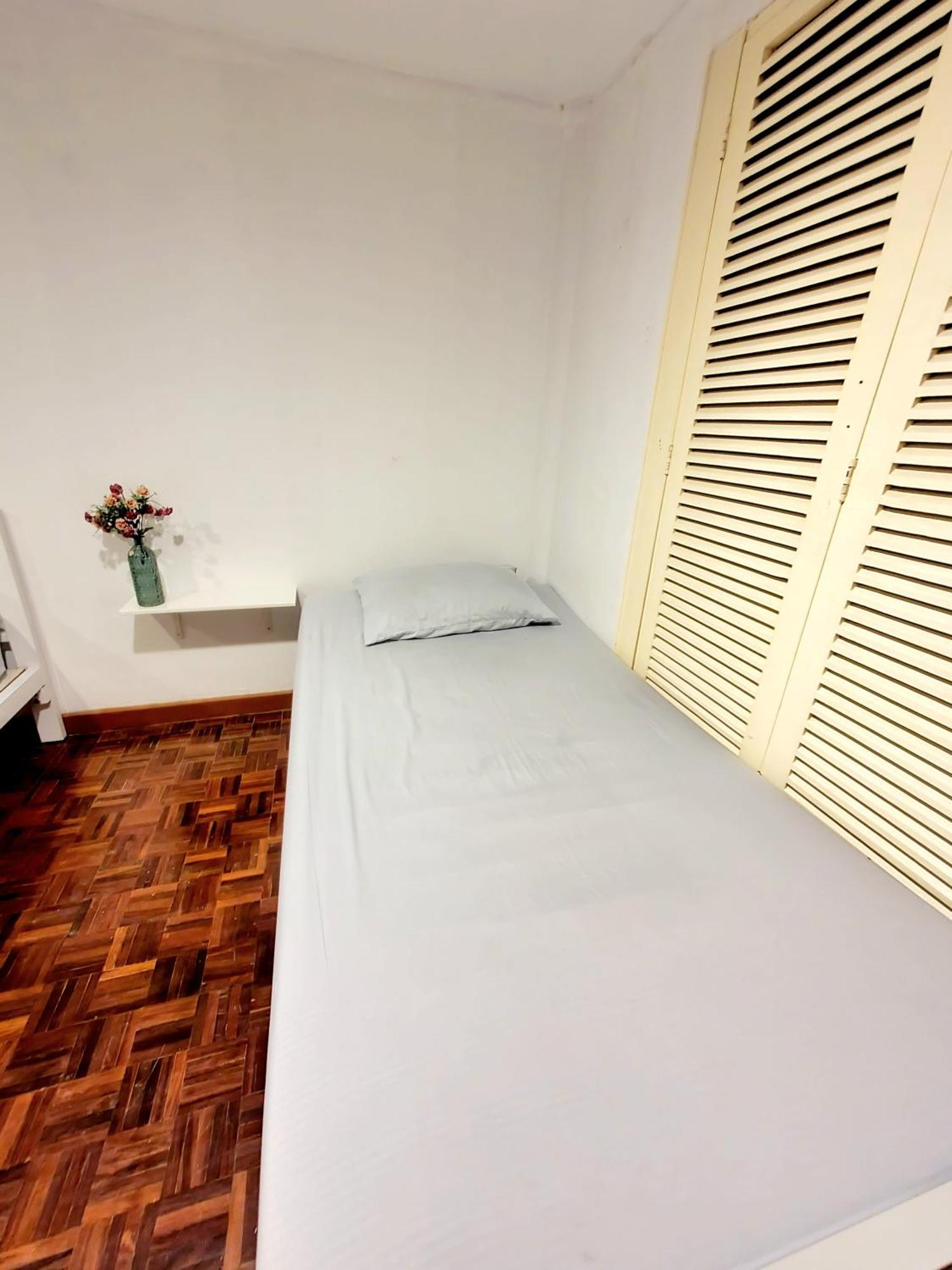 Home16 Sukhumvit16 Hostel