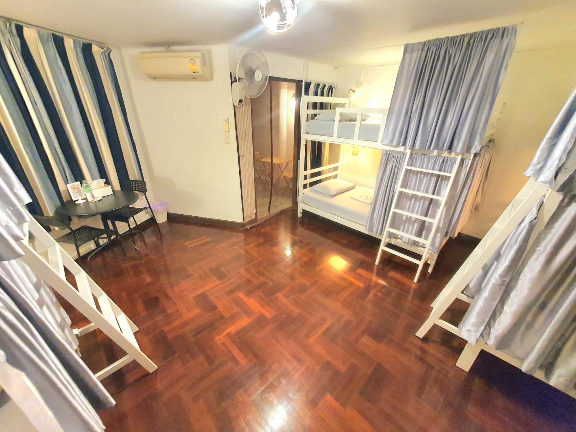Home16 Sukhumvit16 Hostel Bangkok