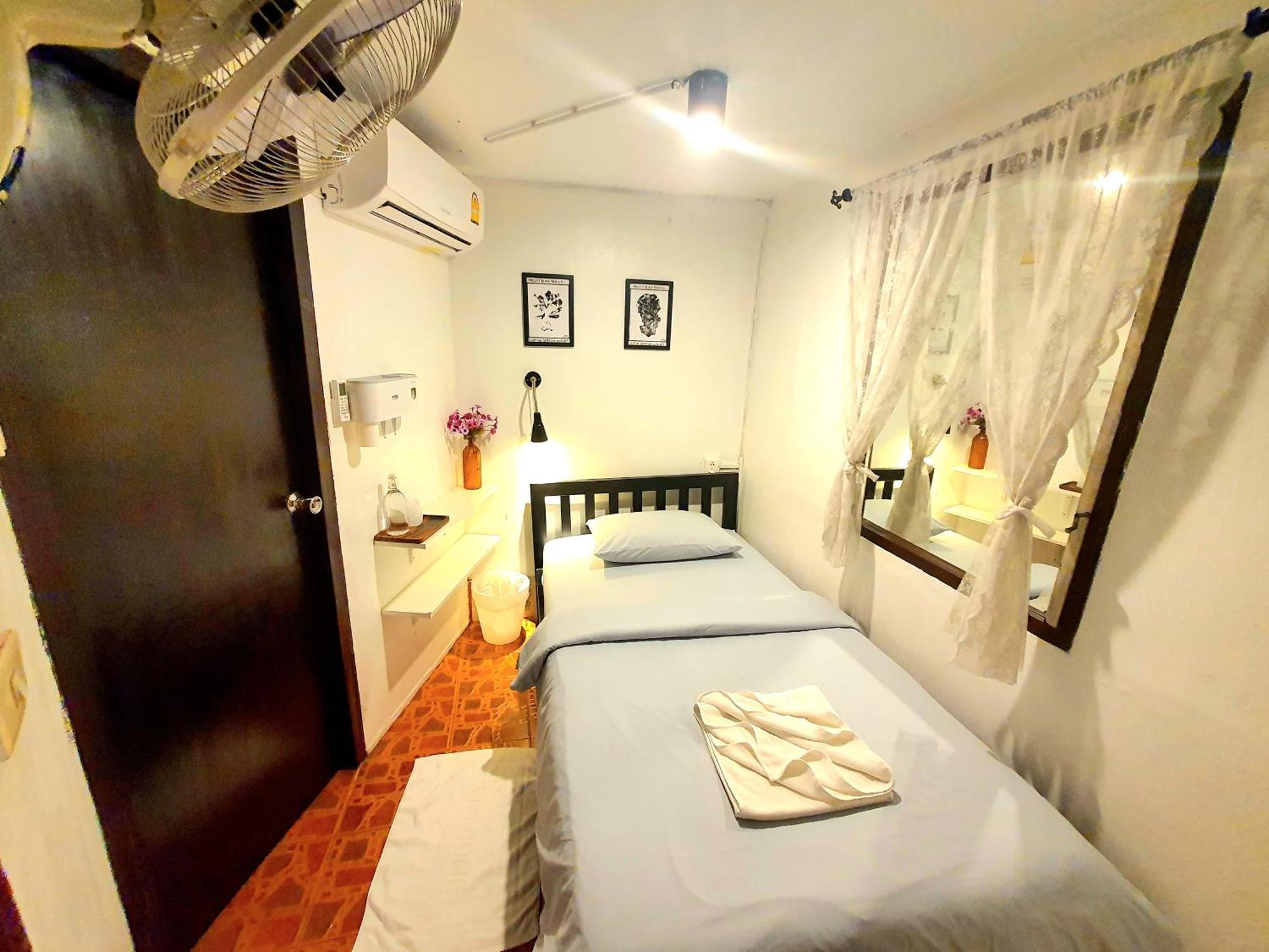 Hostel Home16 Sukhumvit16 *
