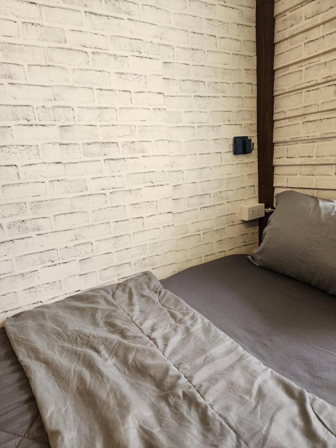 Cozy And Sweet Place Near Bts And Free Wi-fi Apartemen *