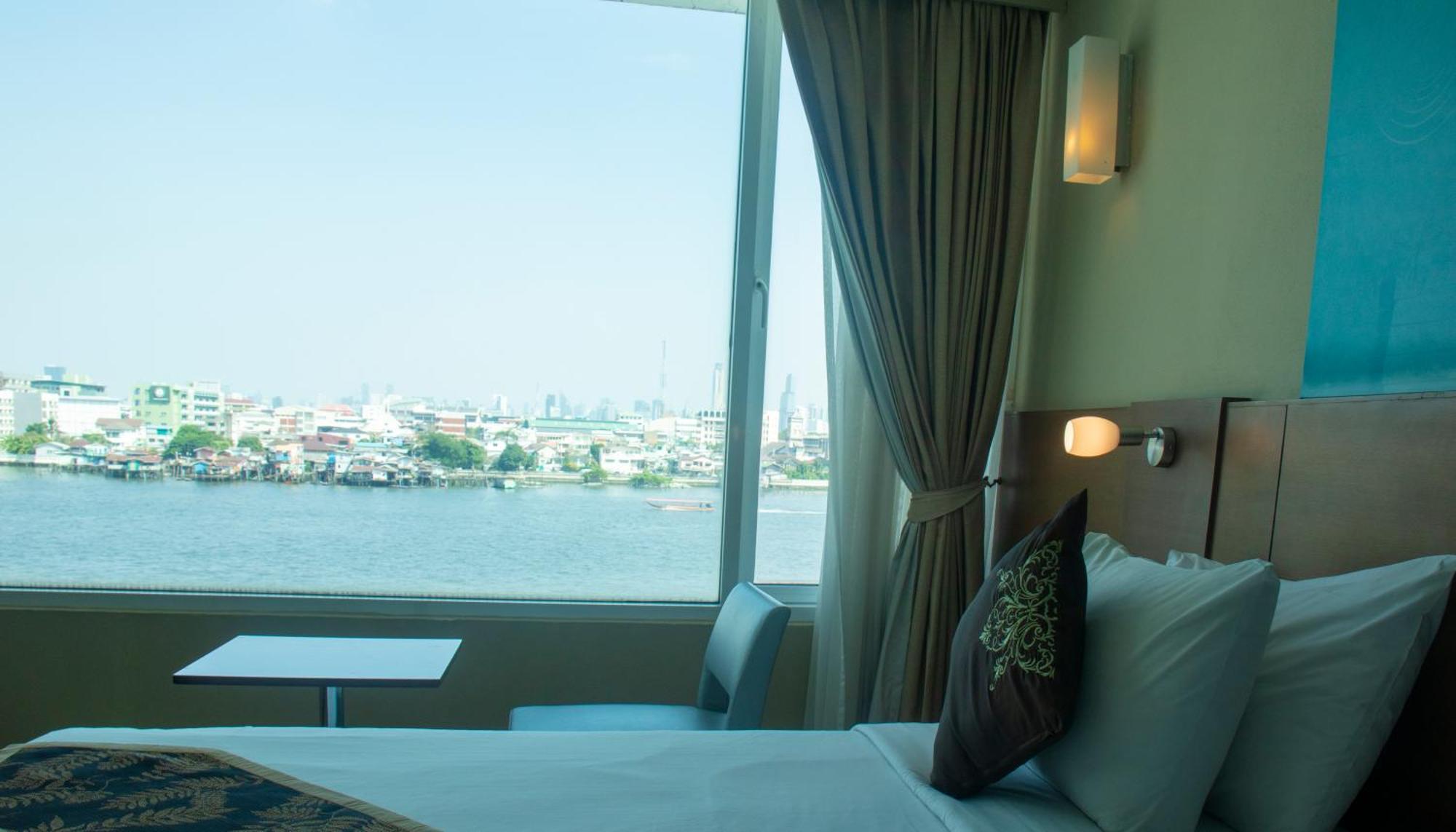 Riverside Hotel