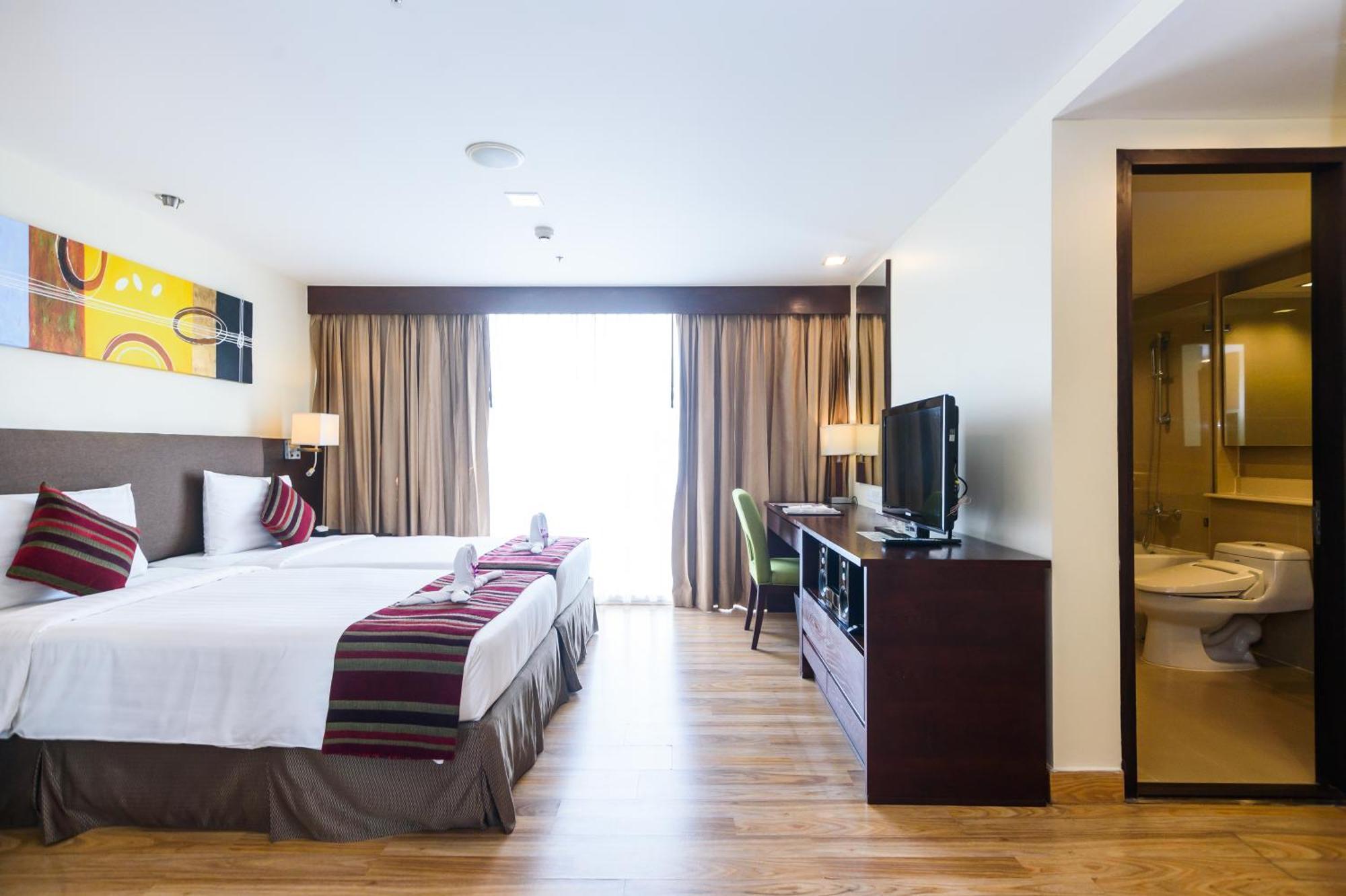 Lohas Residences Sukhumvit 2 4*
