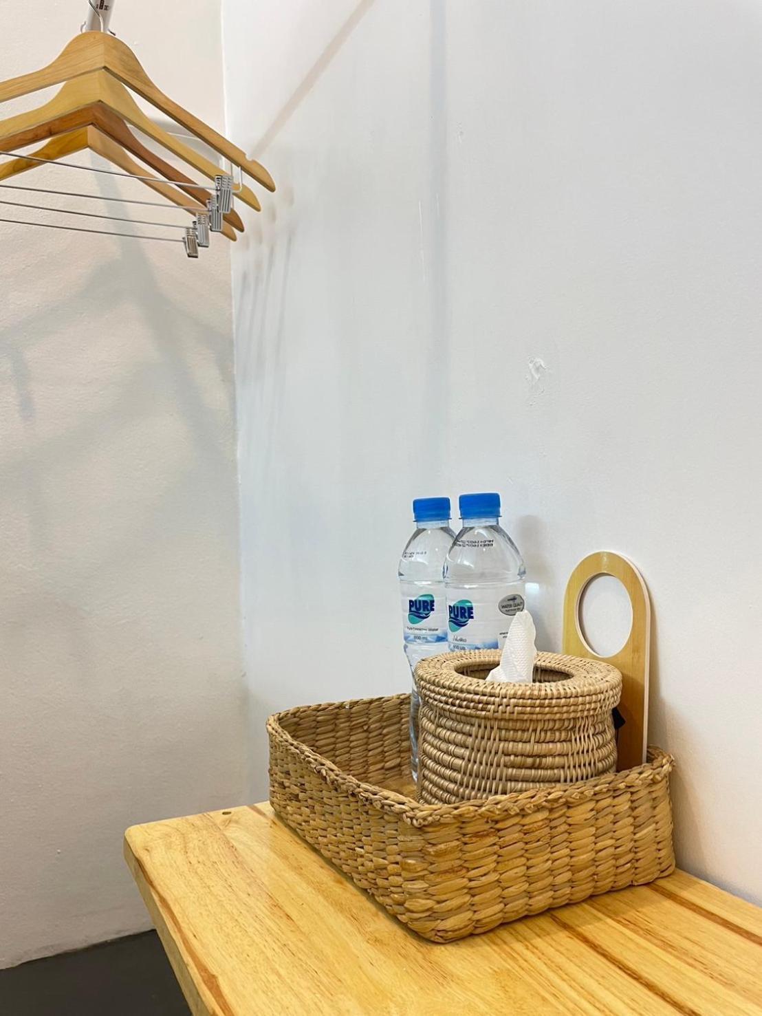 Ekanek (adults Only) Albergue