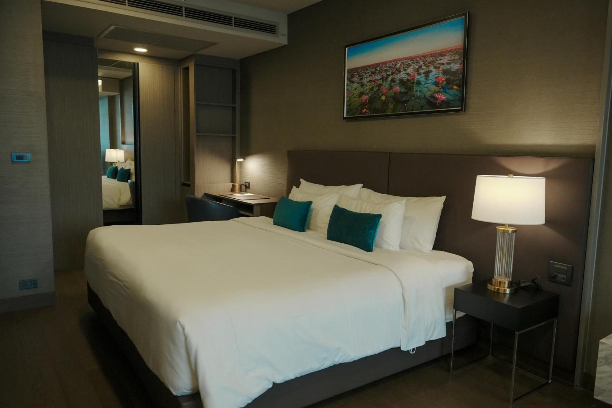 Wyndham Queen Convention Centre 4*