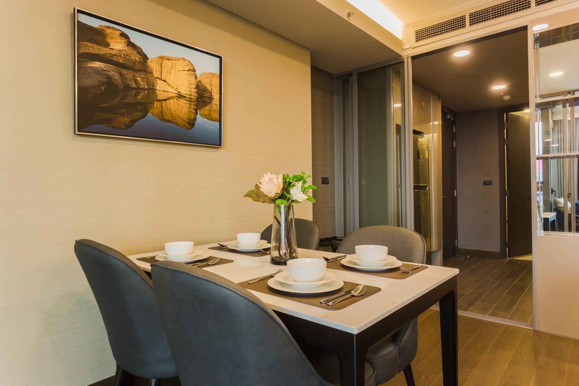 Wyndham Queen Convention Centre Hotel 4*