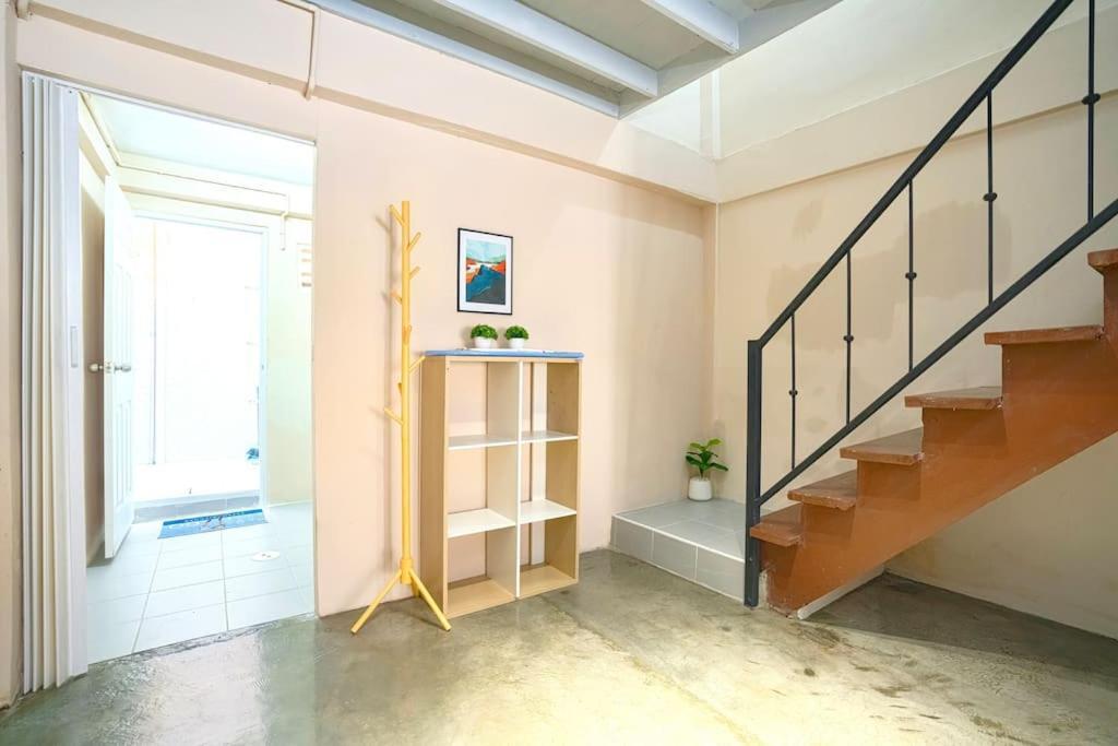 Whole Loft House Near Iconsiam In Middle Of Food Hotspot Casa de férias