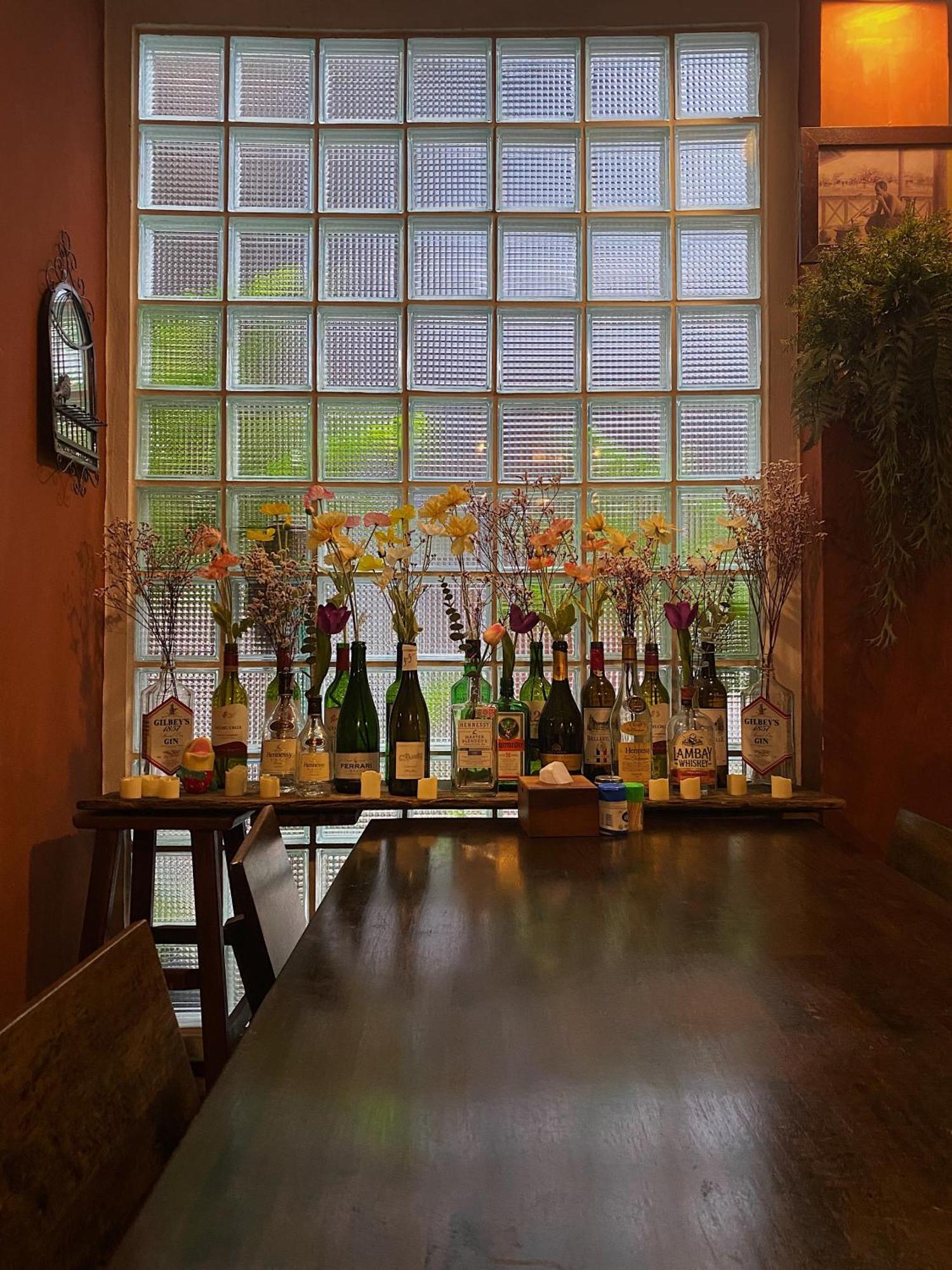 Baan Glang Soi Restaurant & 2* Bangkok