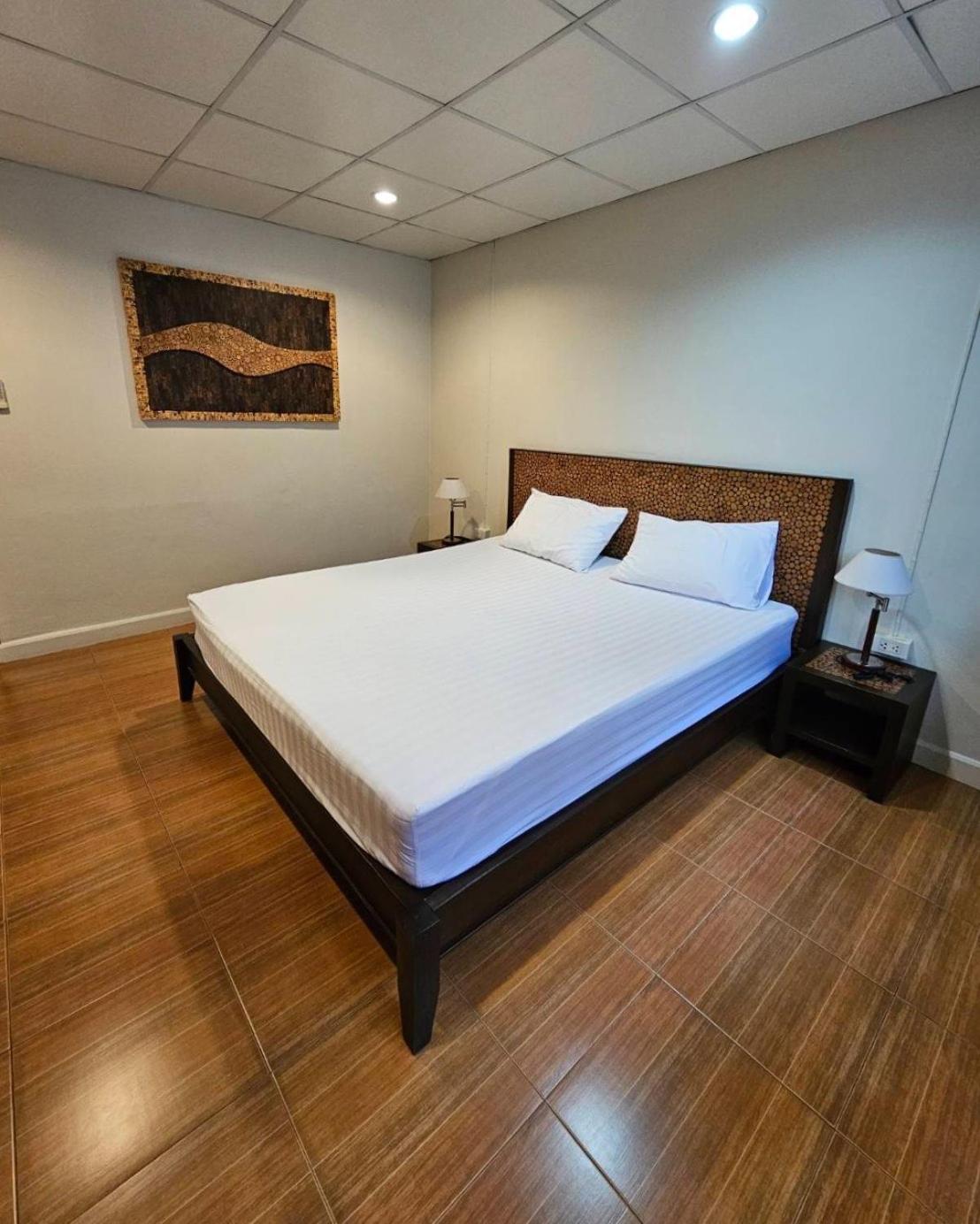 Baan Glang Soi Restaurant & Bed & Breakfast