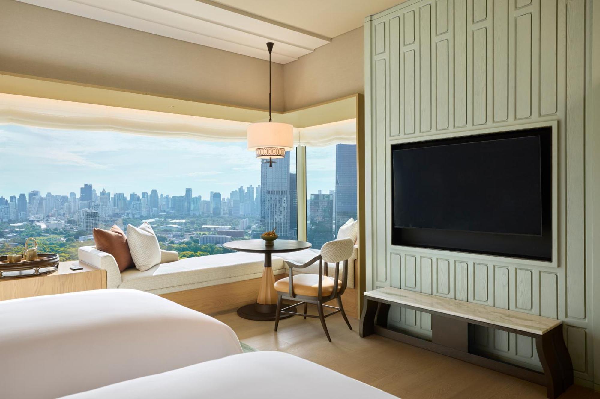 Dusit Thani Hotel 5*