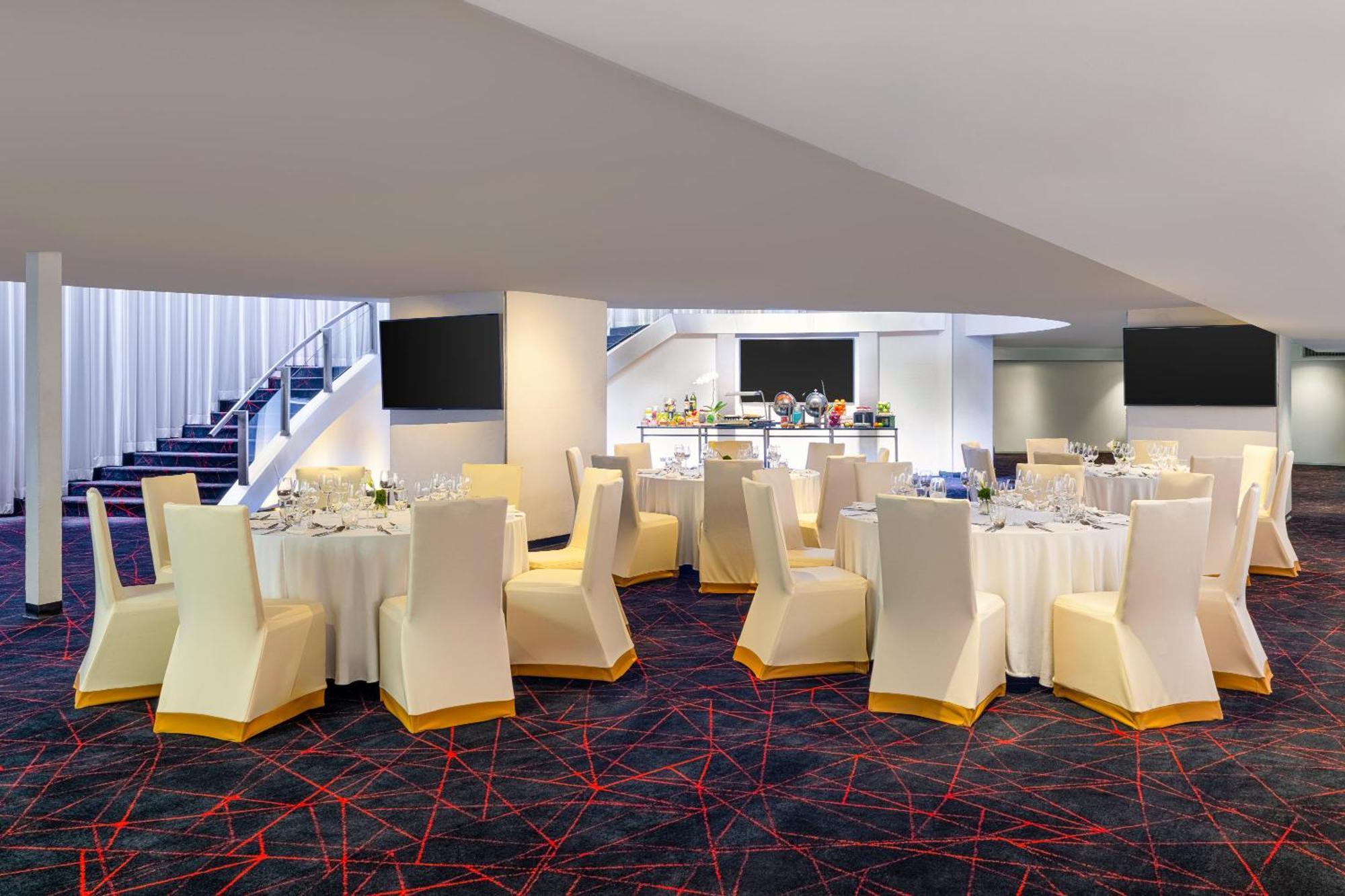 Crowne Plaza Lumpini Park By Ihg 5* Bangkok