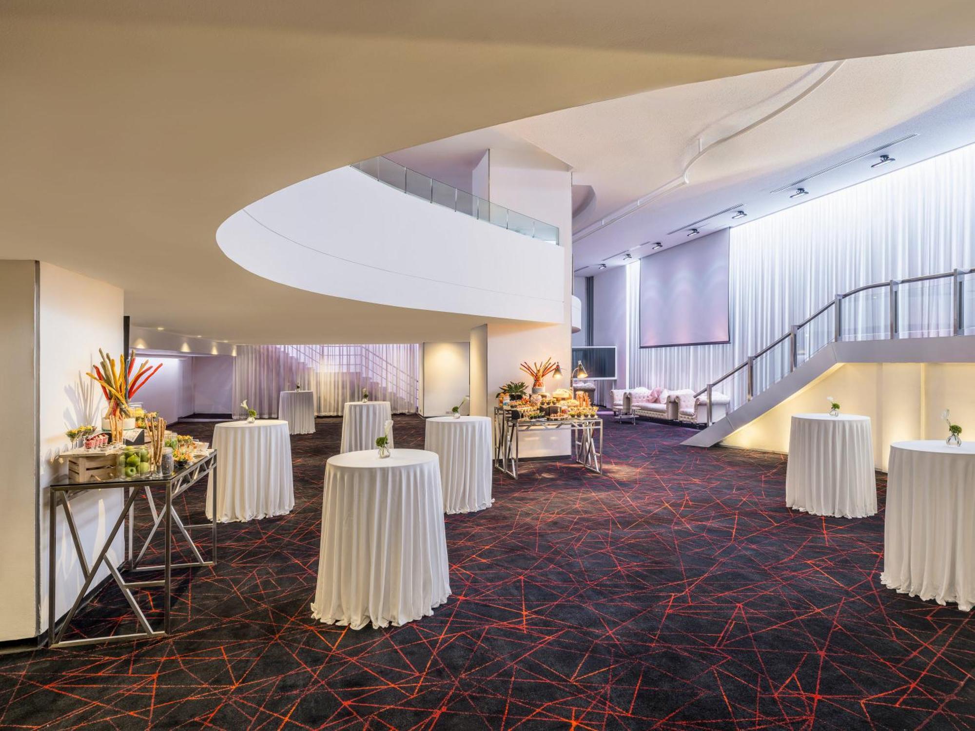 Crowne Plaza Lumpini Park By Ihg Hotel 5*