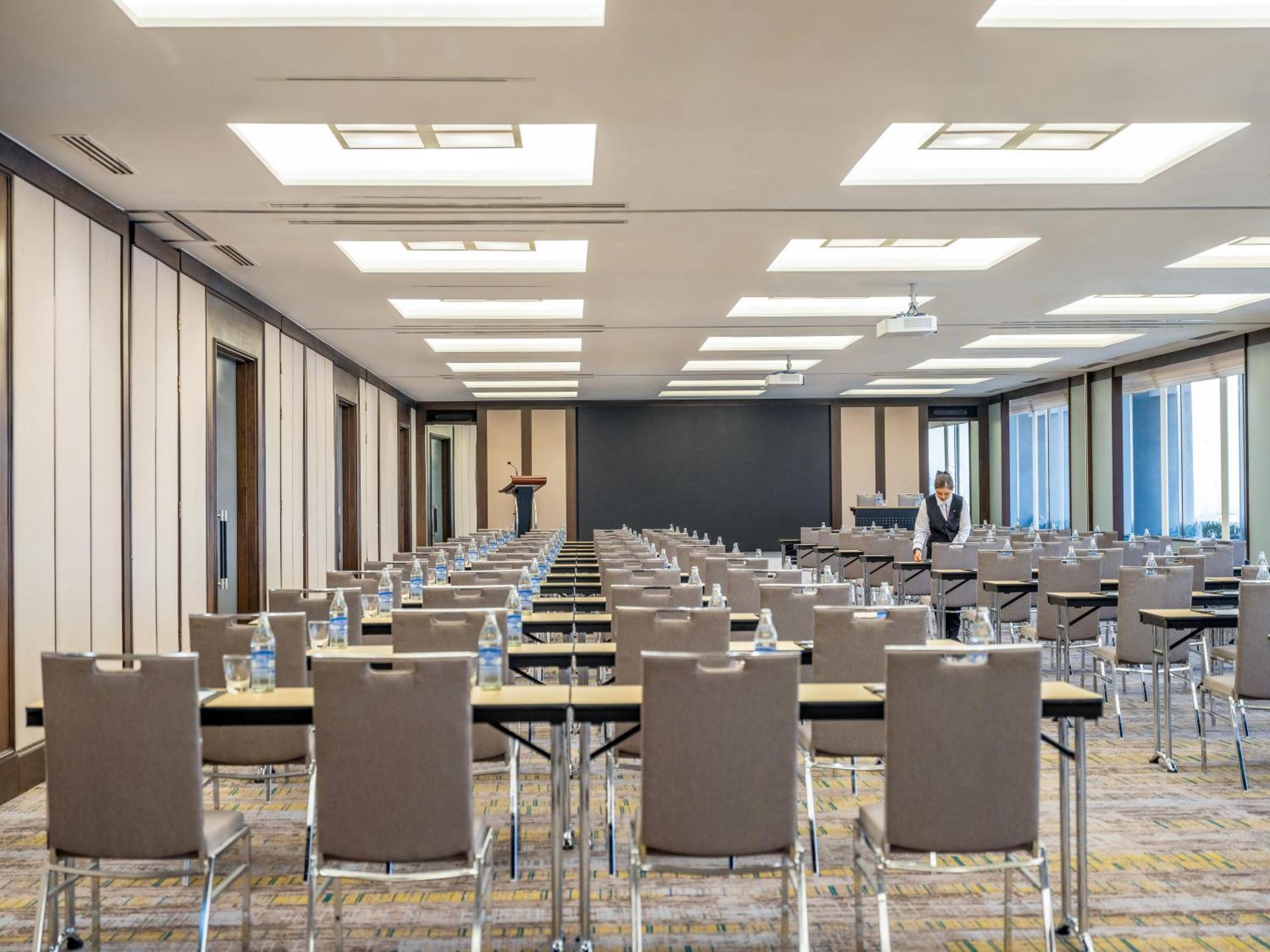 Crowne Plaza Lumpini Park By Ihg 5*