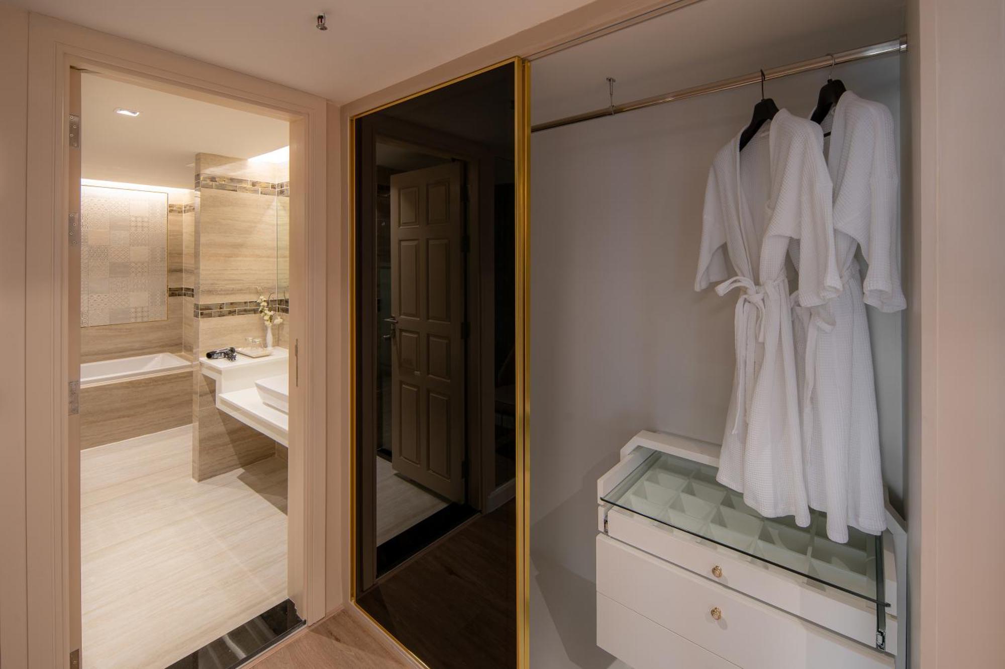 Alexander 5* Bangkok