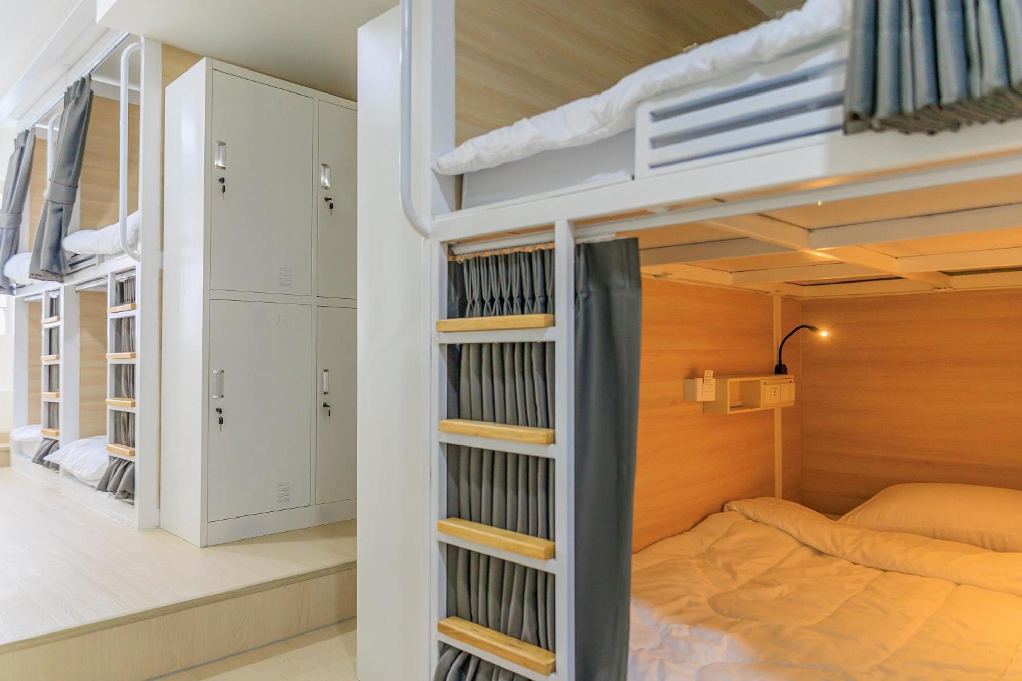 Reezq Hostel Bangkok