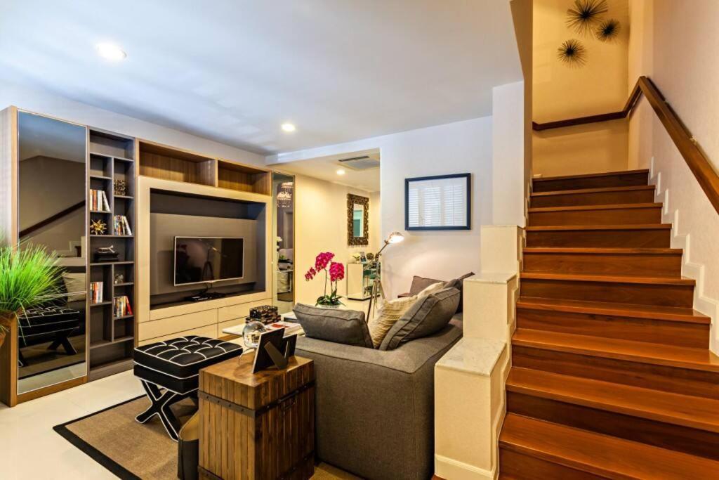 Sukhumvit 16 Townhouses, Inhome Luxury Residences Rumah percutian Bangkok