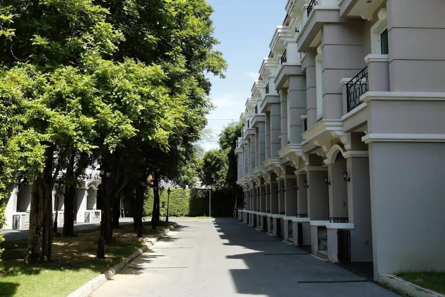 Rumah percutian Sukhumvit 16 Townhouses, Inhome Luxury Residences *