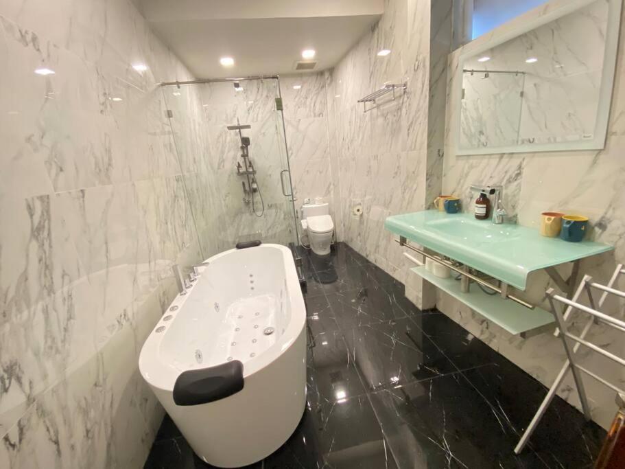 Pousada 3br 4bedvilla Silom China Town Bts Surasak Special Offer