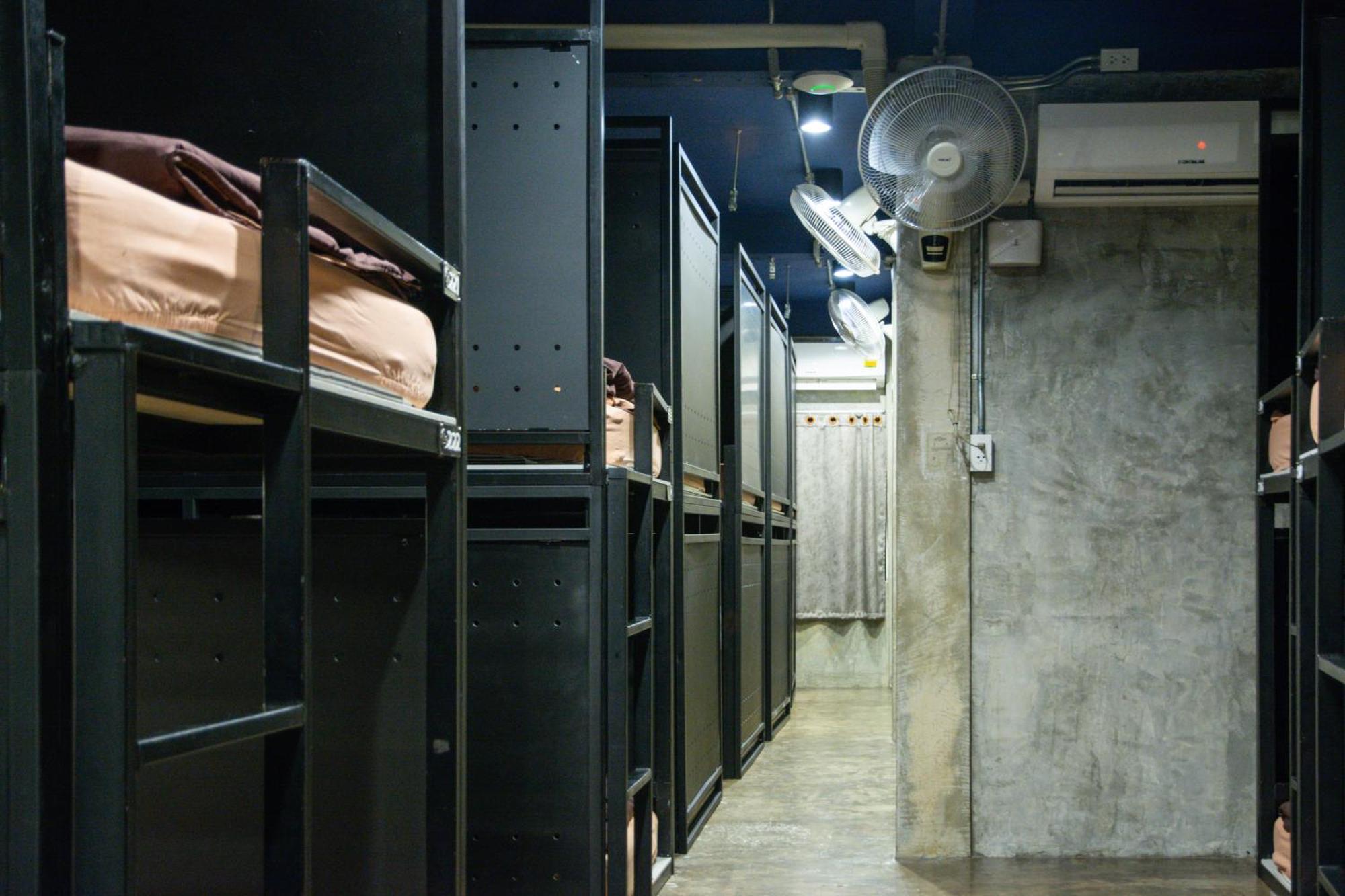 Area81 Hideout Hostel *