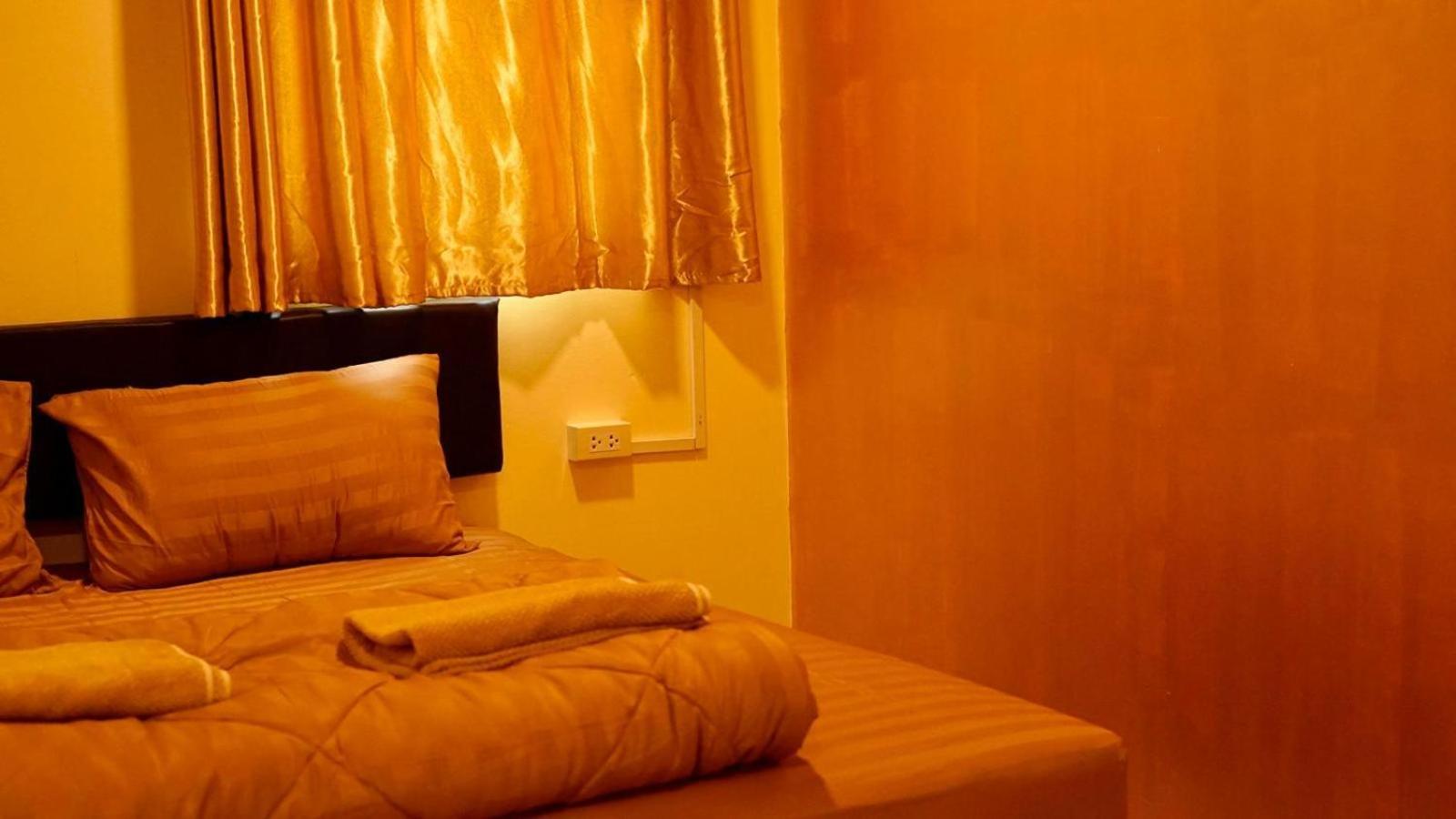 Hostel The House *