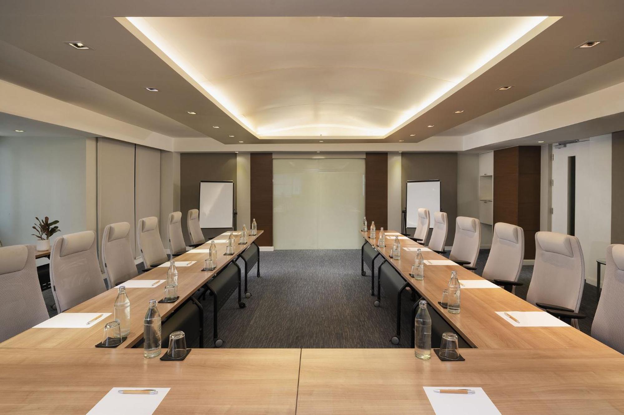 Hotel Phachara Sukhumvit 4*