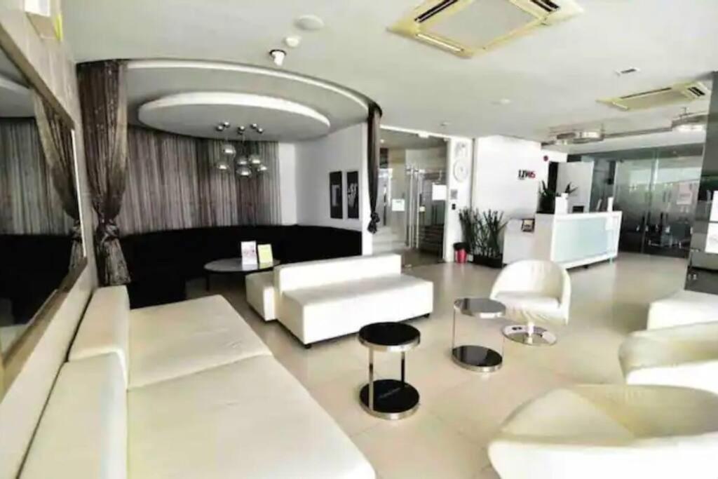 - Sukhumvit Soi 5 Bts Nana- Size 47m2 Bangkok