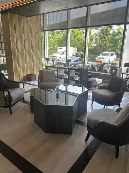 1br At Thonglor Bts Infinitypool Overlooking