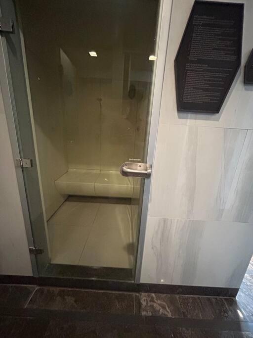 1br At Thonglor Bts Infinitypool Overlooking Apartment