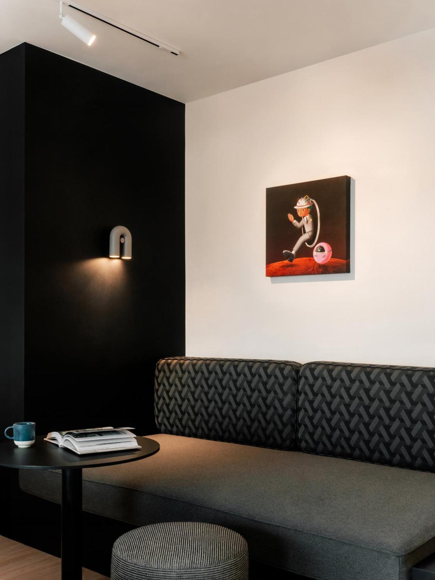 The Standardx, Phra Arthit Hotel 4*