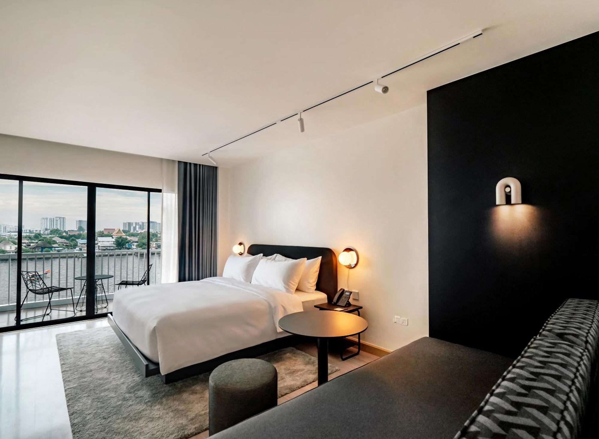 The Standardx, Phra Arthit Hotel Bangkok