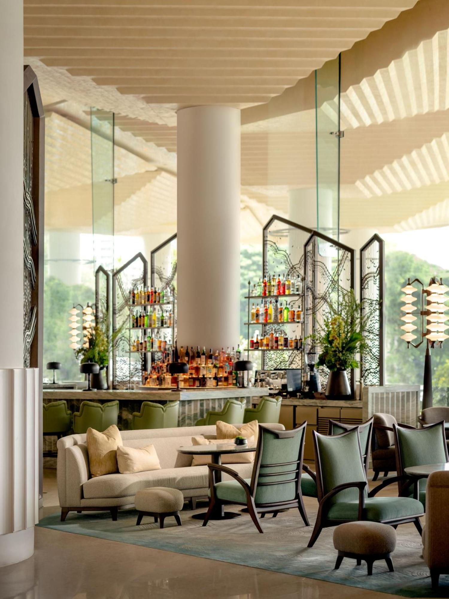 Dusit Thani Hotel