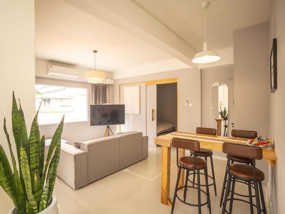 2-bedroom For 4 Guests, Center-silom - 3a Apartment *
