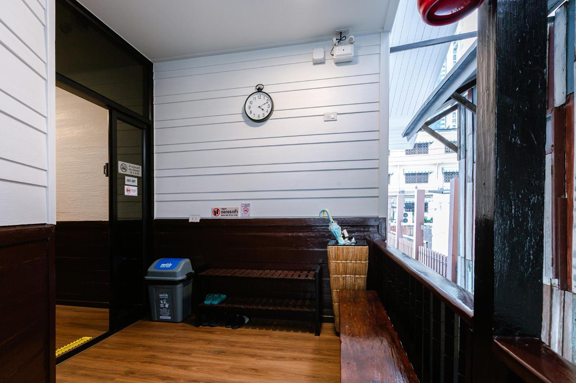 Hostel Diff