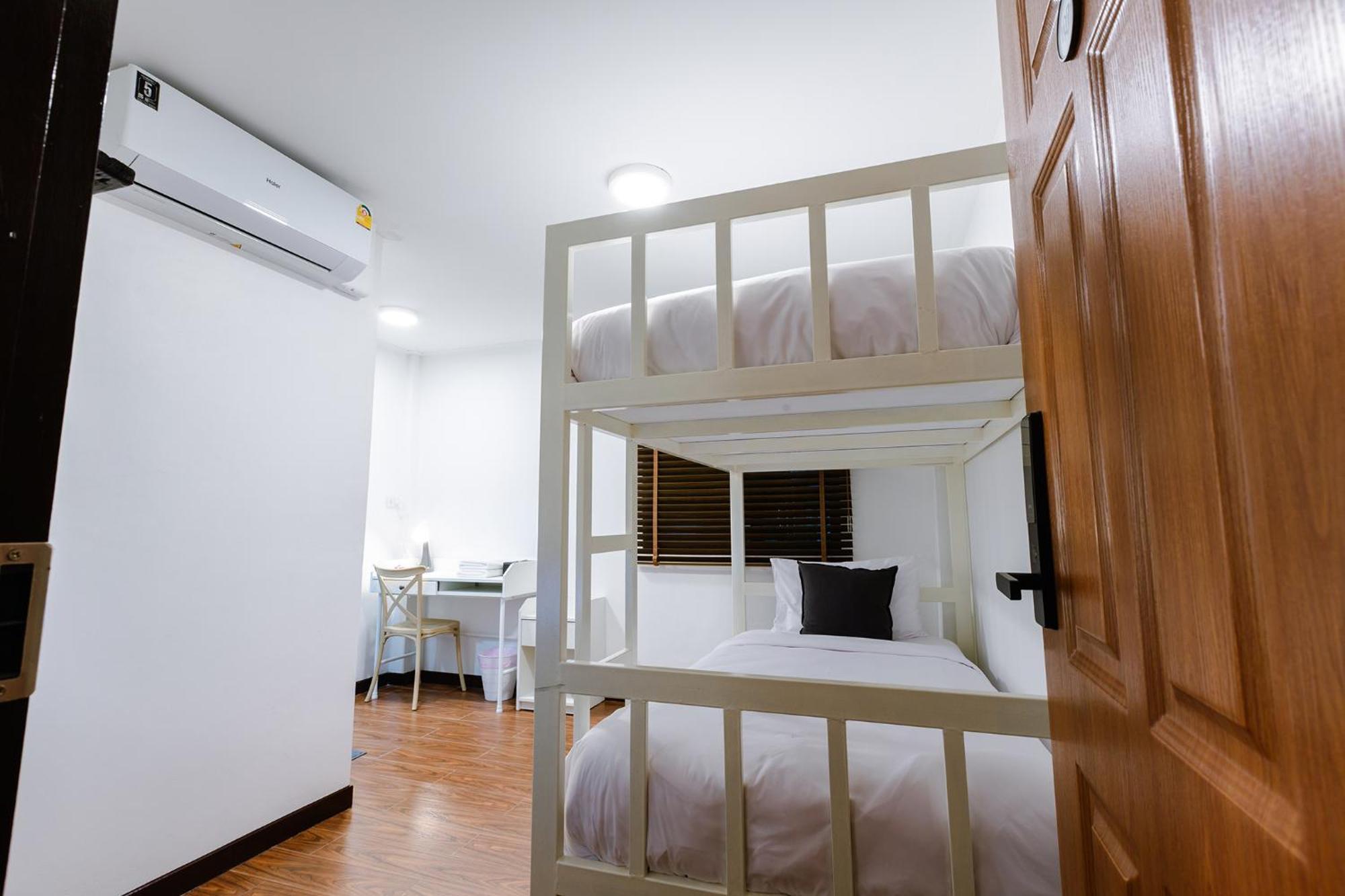 Hostel Diff