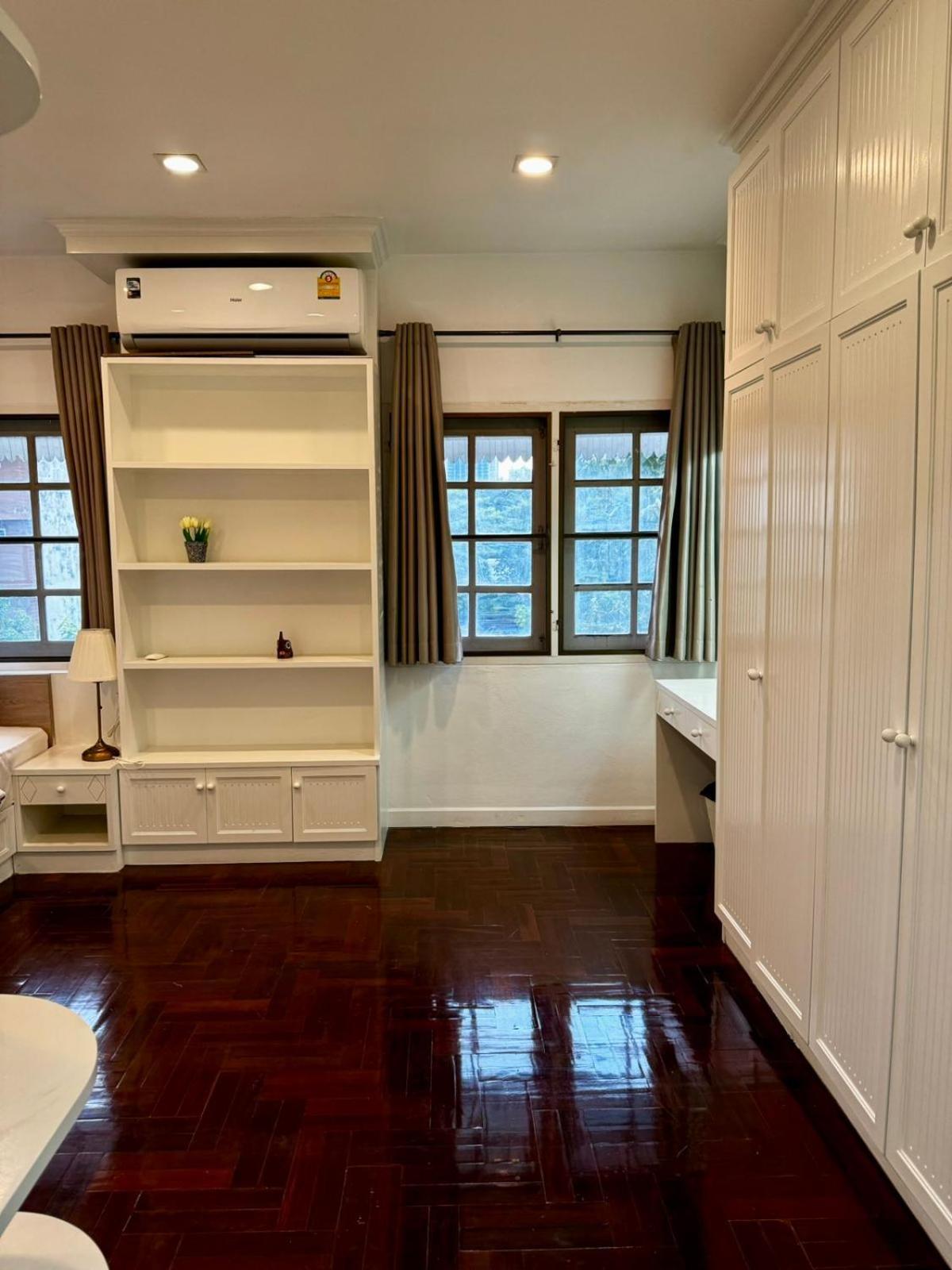Comfy Crib 2 Asrama Bangkok