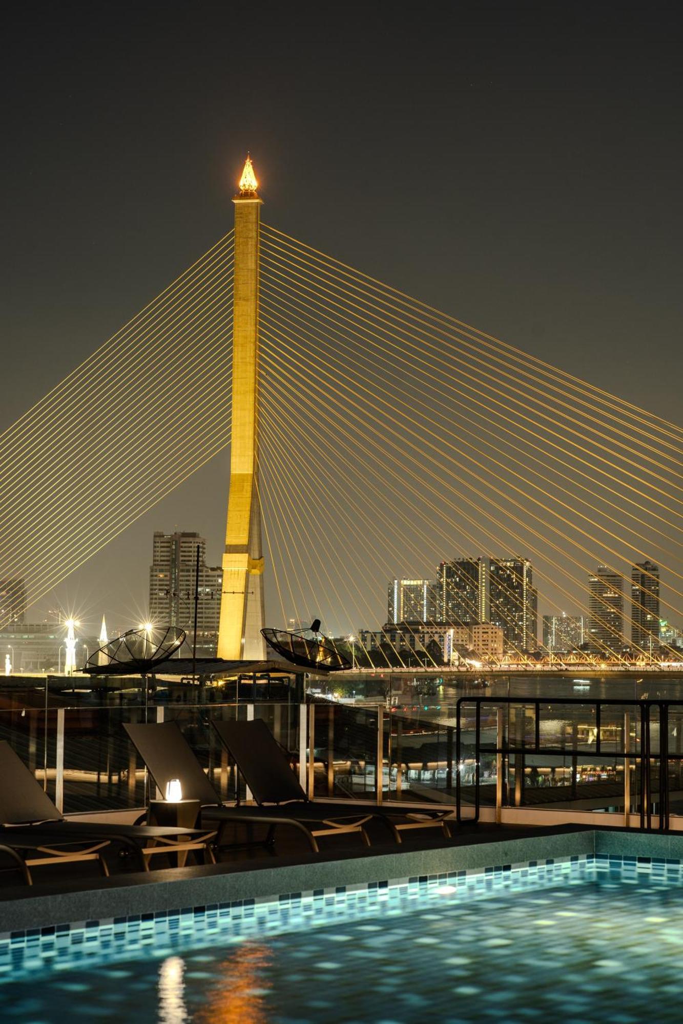 The Standardx, Phra Arthit Bangkok