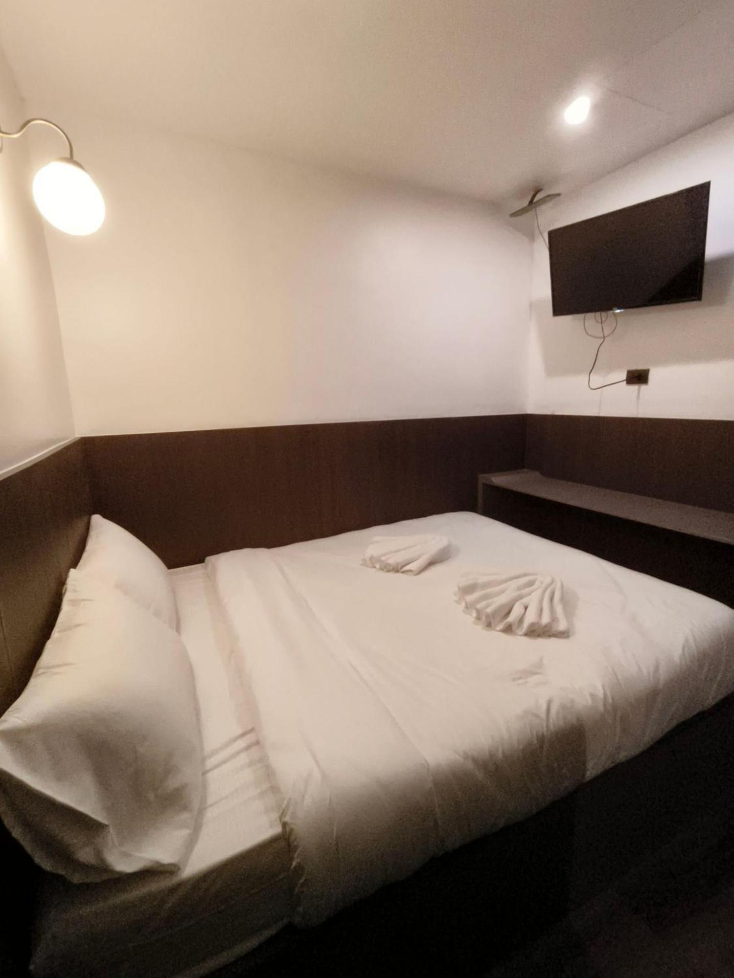 Four Sister Lamoon Hotel Bangkok