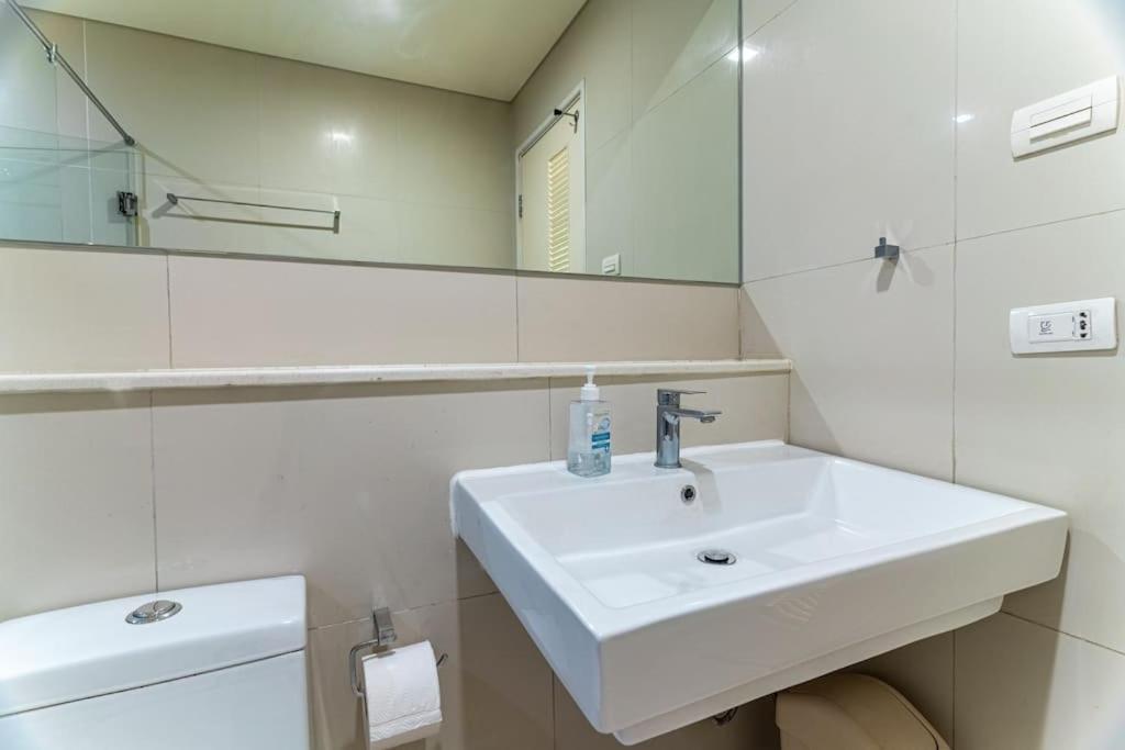 Thonglor Area 1 Bedroom Fastwifi Sauna Big Swimming Pool 38