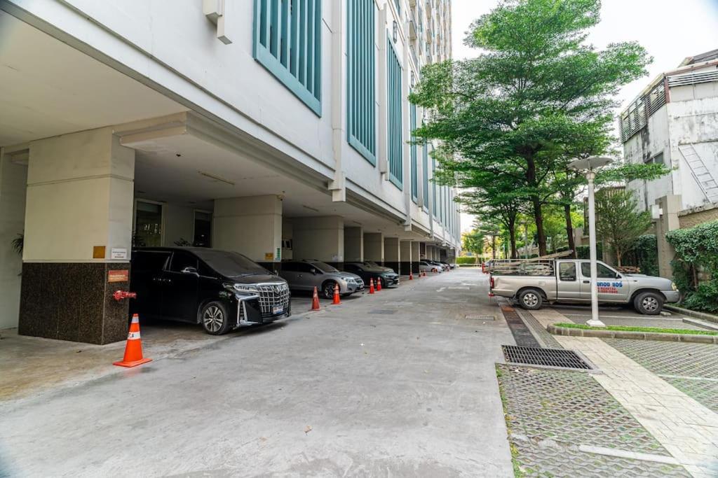 Thonglor Area 1 Bedroom Fastwifi Sauna Big Swimming Pool 38 Apartment