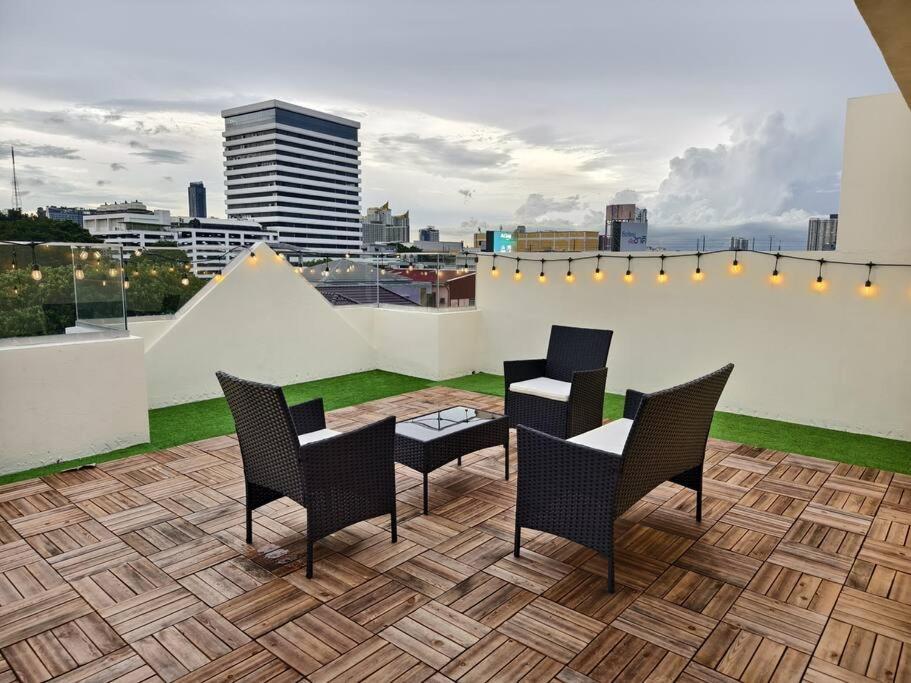 Thonglor Art House 5br With Beautiful Rooftop Holiday home