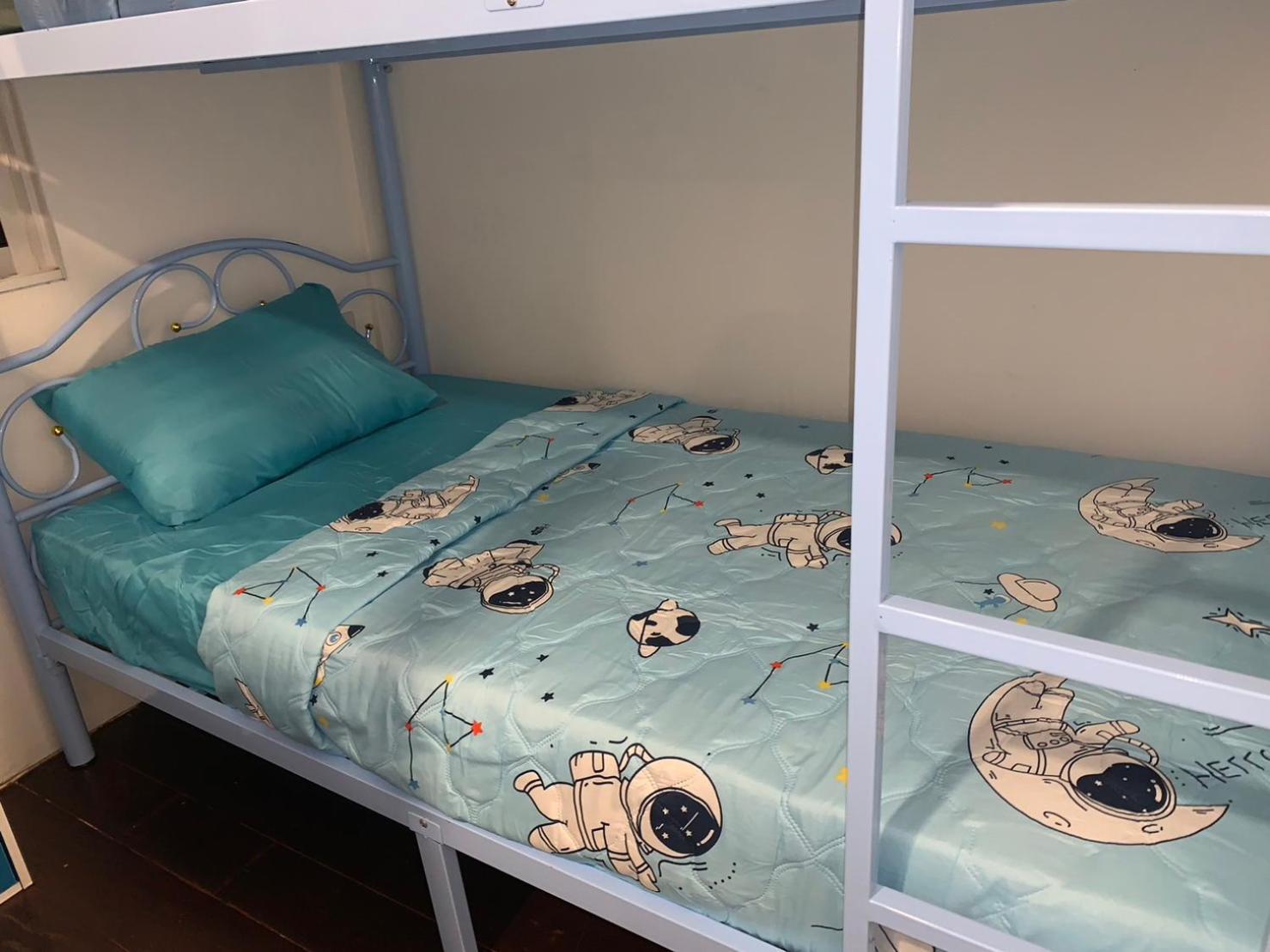 White House Khaosan Hostel *