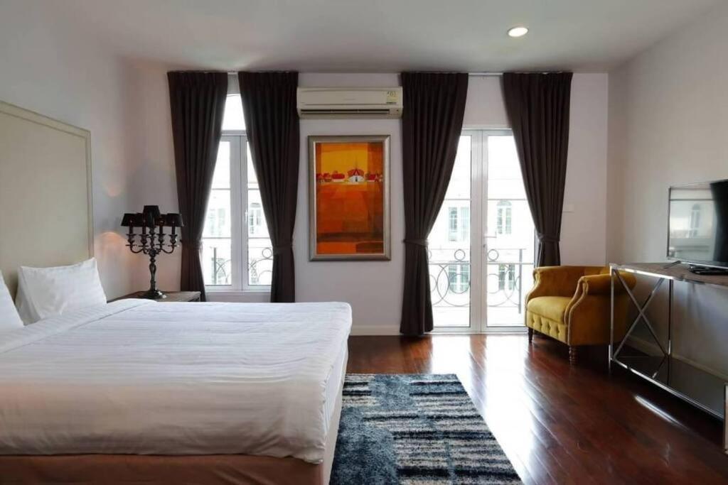 Townhome 3 Bed4 Baht Asok Mrtbts Sukhumvit 16 Vakantiehuis