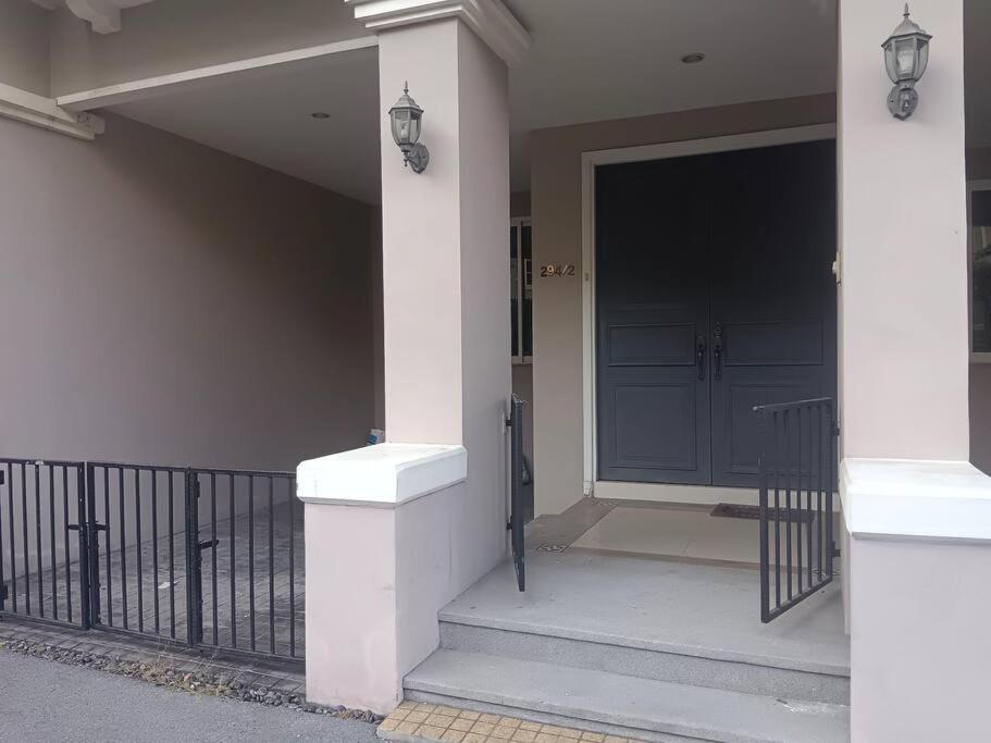Vakantiehuis Townhome 3 Bed4 Baht Asok Mrtbts Sukhumvit 16 *