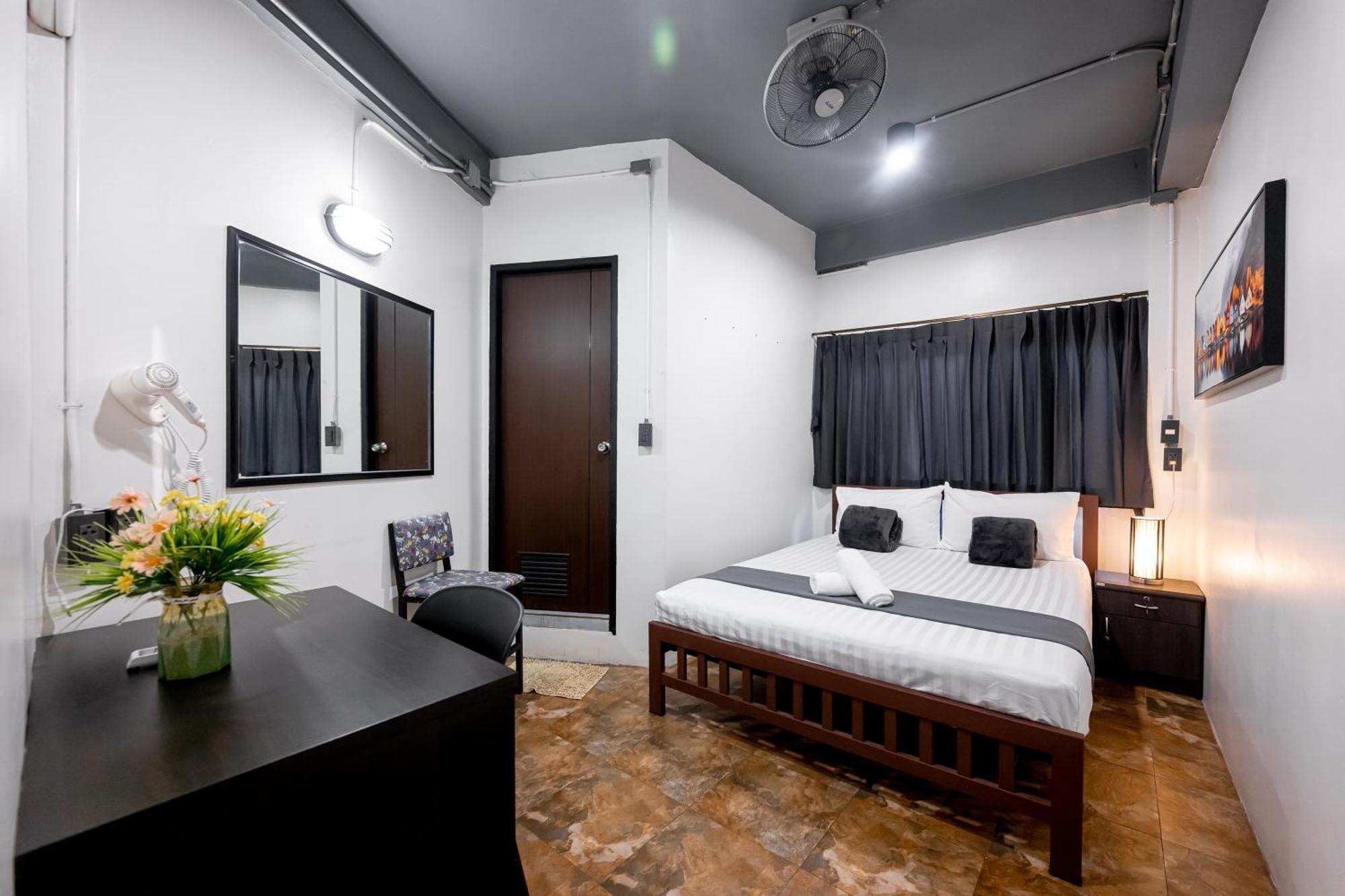 Vibes Hostel *