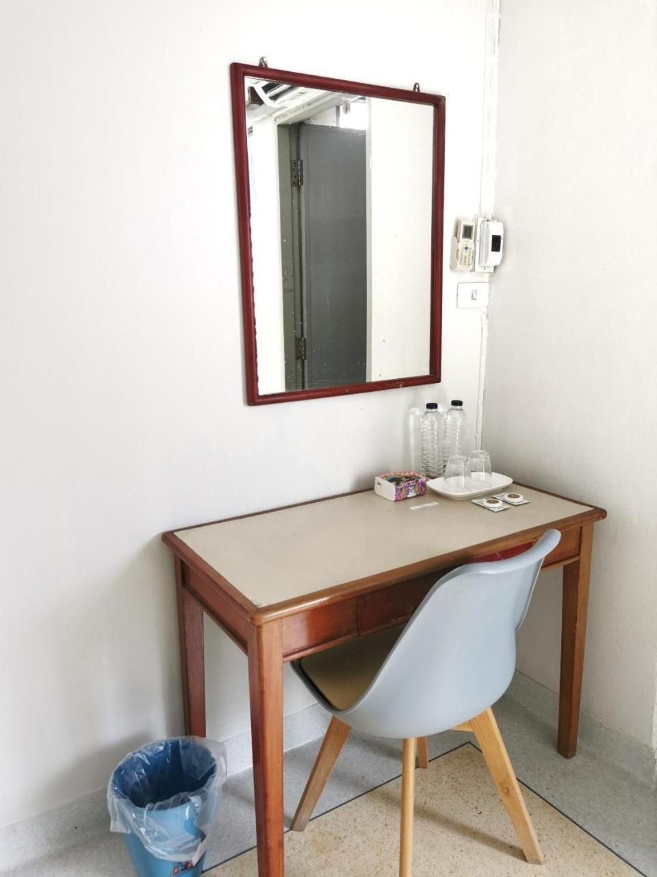 Apartment R *