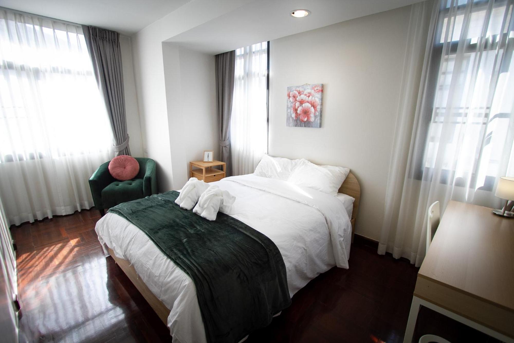 Spacious 4-bedroom Oasis In The Heart Of Sukhumvit Villa