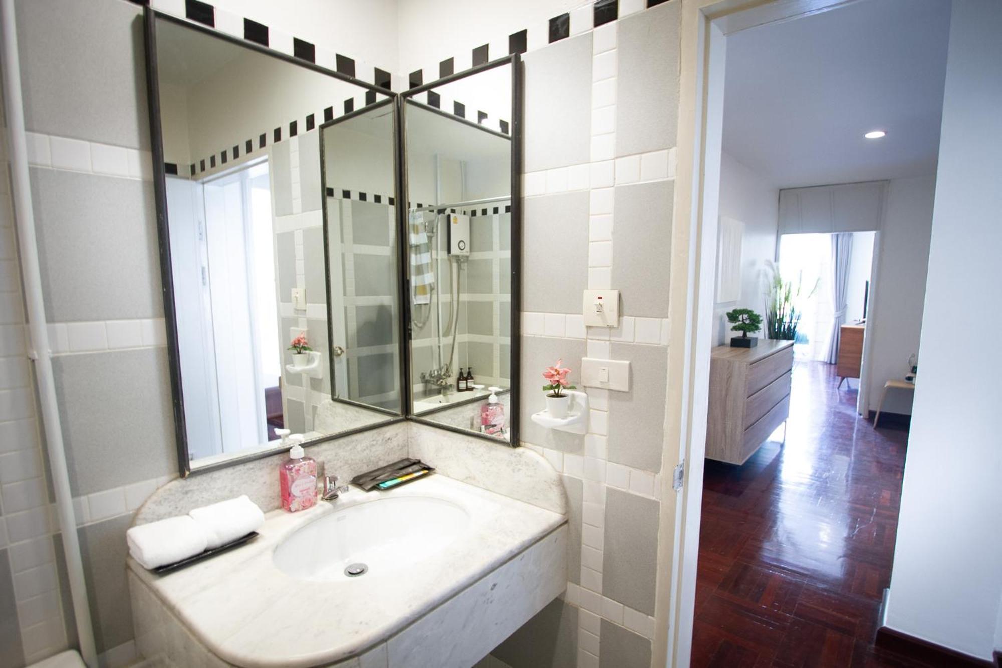 Spacious 4-bedroom Oasis In The Heart Of Sukhumvit *