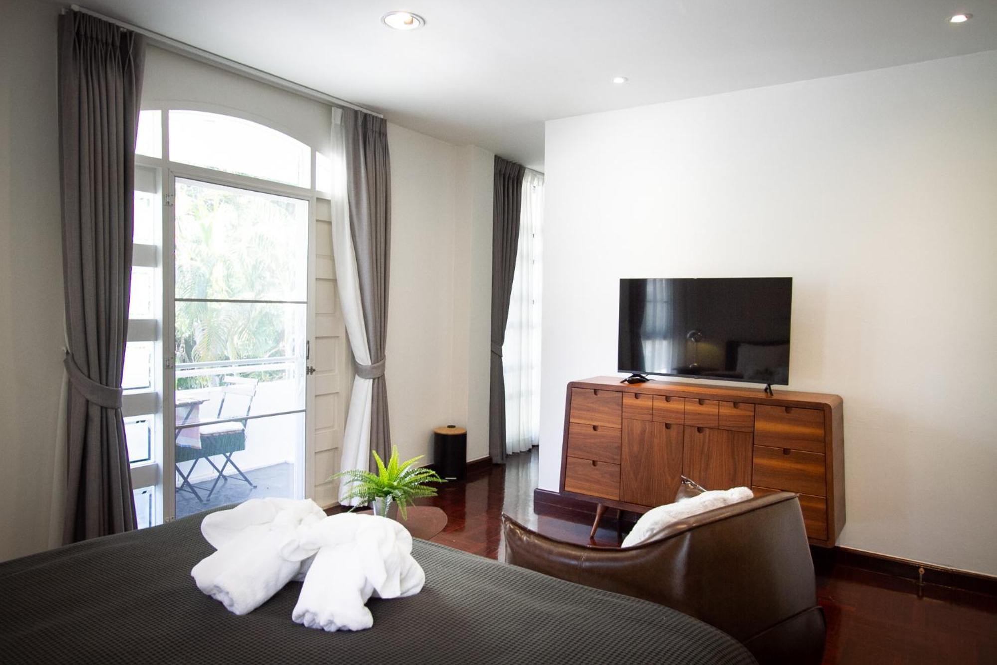 Spacious 4-bedroom Oasis In The Heart Of Sukhumvit Villa